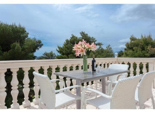 Apartments Villa Dingac *