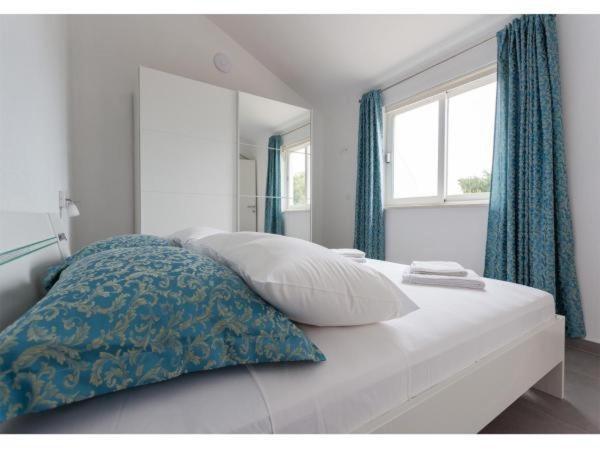 Apartments Villa Dingac *