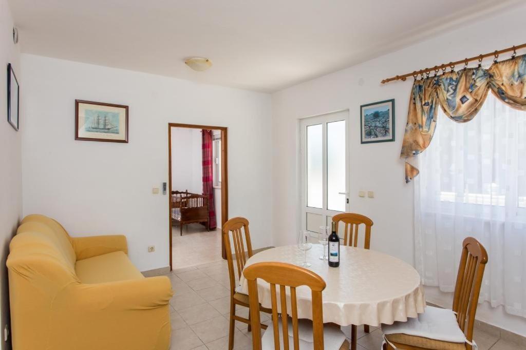 Apartments Villa Dingac *